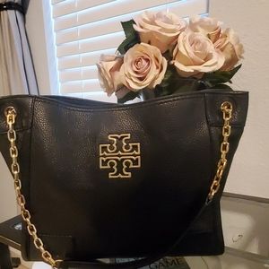 Tory Burch black shoulder leather bag.